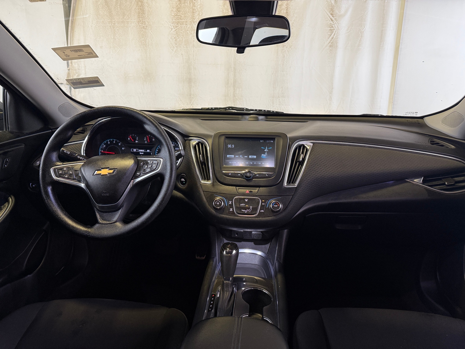 Thumbnail: 2018 Chevrolet Malibu - 3