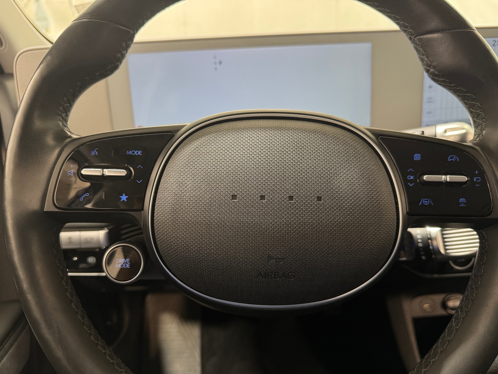 Thumbnail: 2023 Hyundai Ioniq 5 - 4