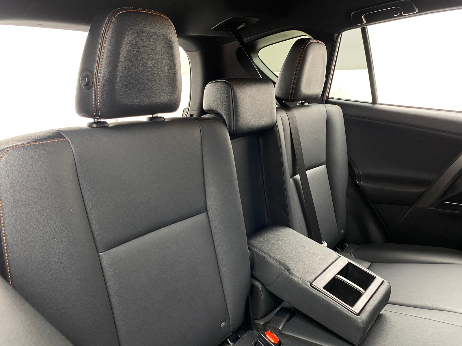 Thumbnail: 2017 Toyota RAV4 - 5
