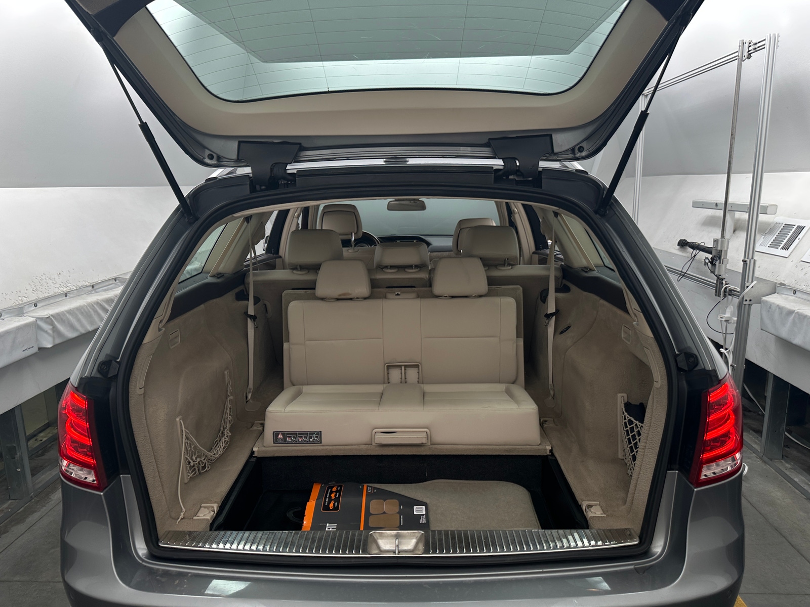 Thumbnail: 2014 Mercedes-Benz E-Class - 6
