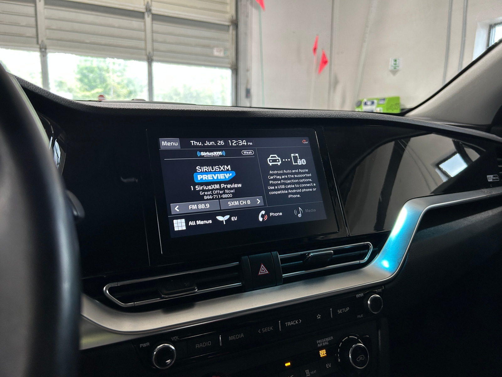 Thumbnail: 2020 Kia Niro - 3