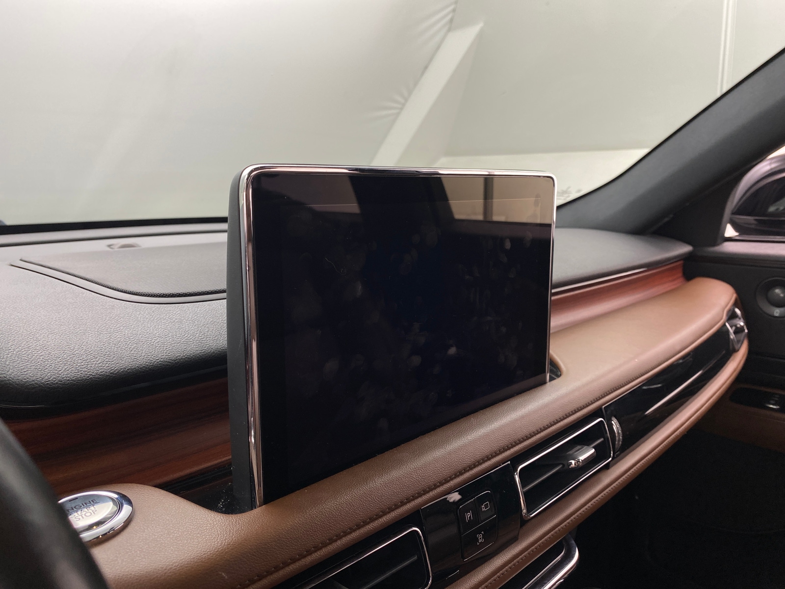 Thumbnail: 2022 Lincoln Aviator - 3