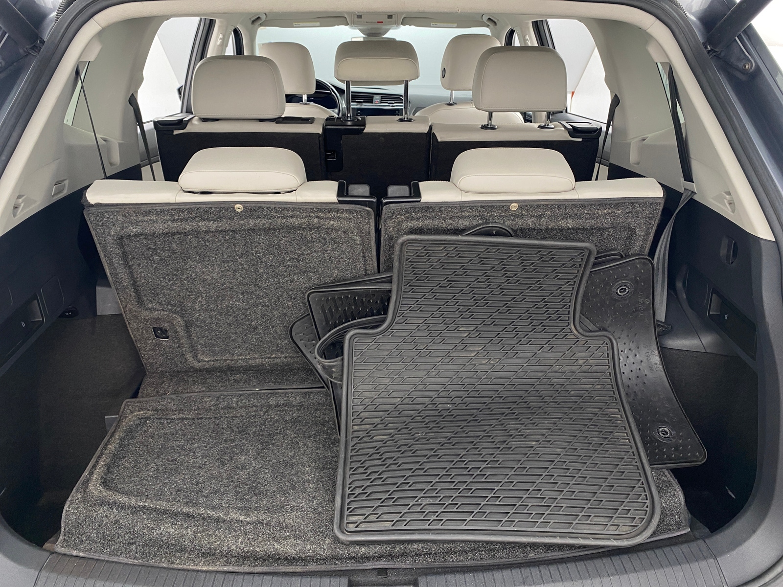 Thumbnail: 2018 Volkswagen Tiguan - 6