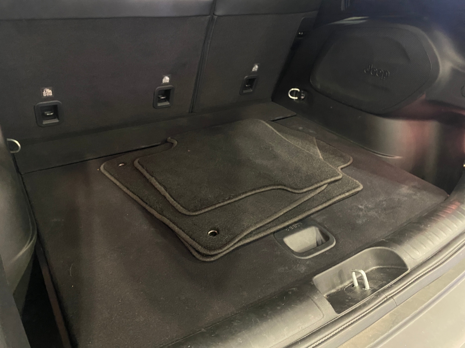 Thumbnail: 2022 Jeep Cherokee - 6