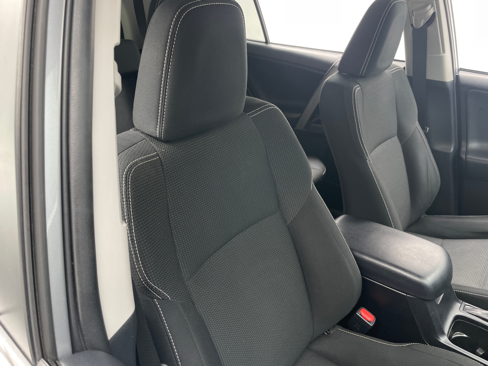 Thumbnail: 2018 Toyota RAV4 - 2