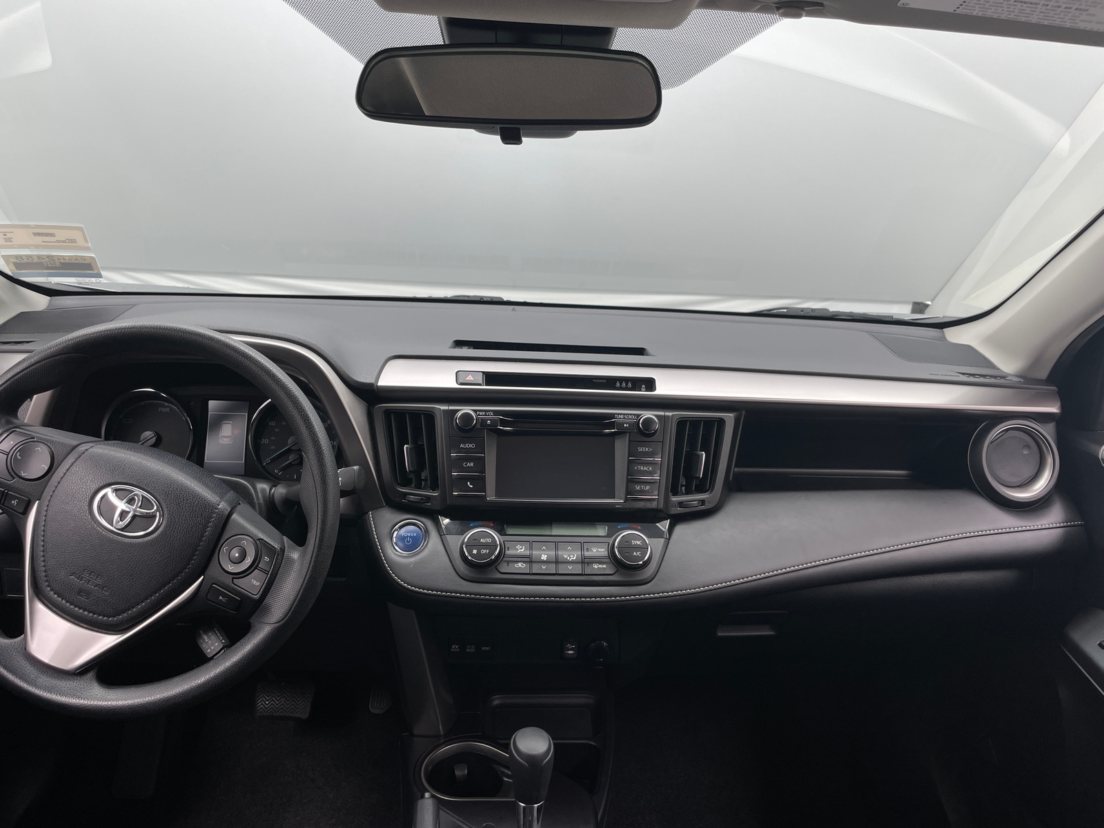 Thumbnail: 2018 Toyota RAV4 - 3