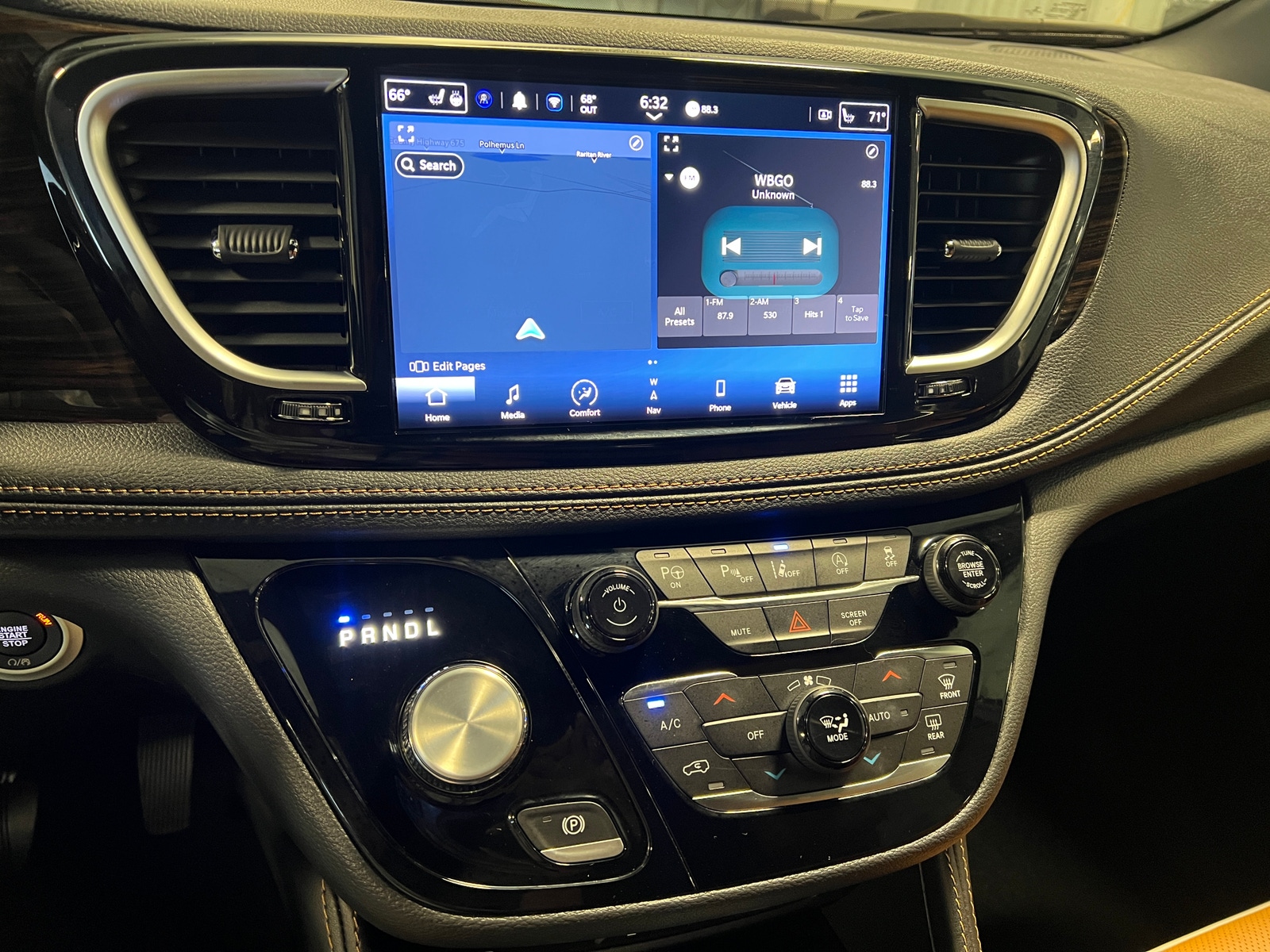 Thumbnail: 2023 Chrysler Pacifica - 4