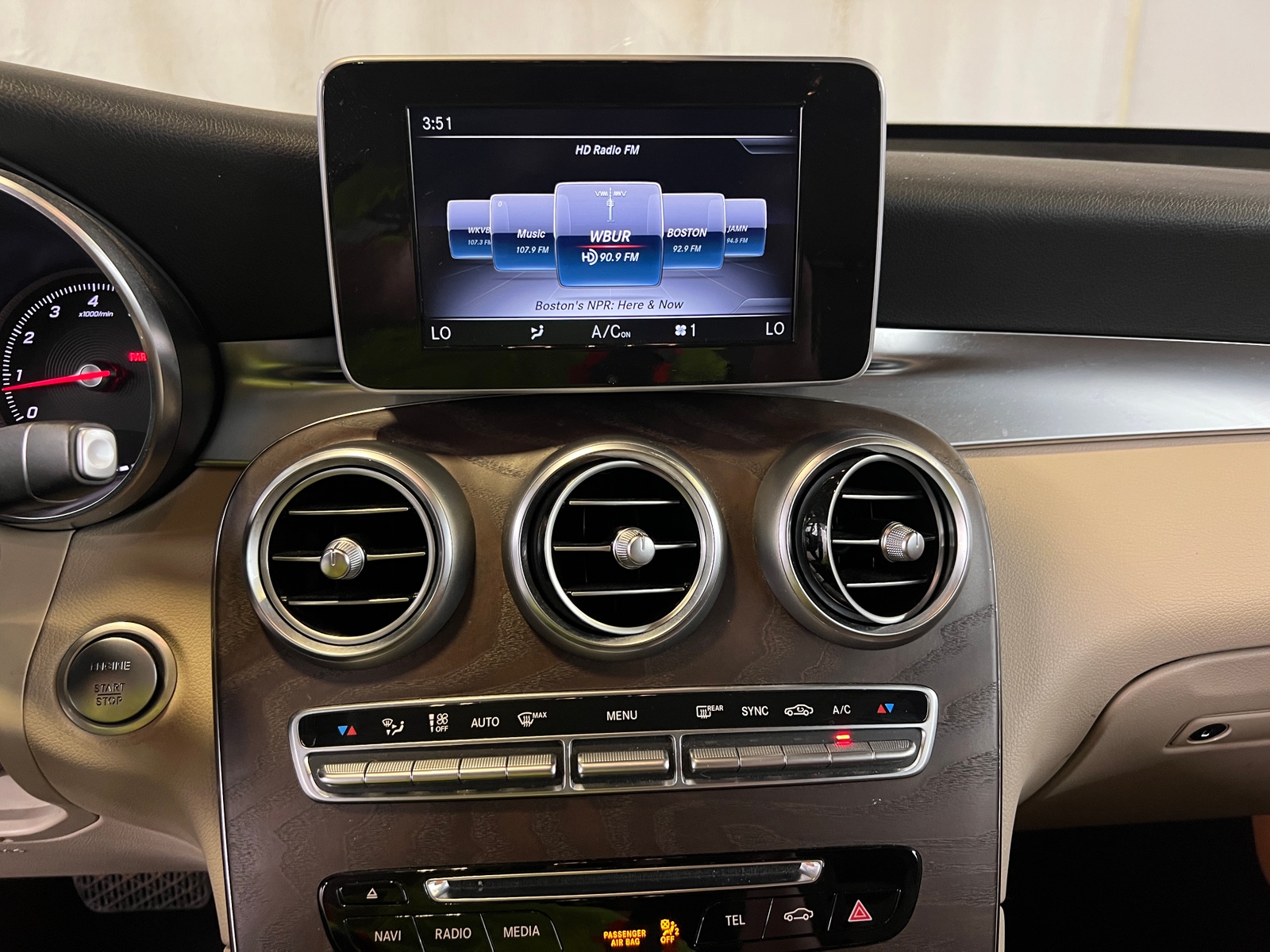 Thumbnail: 2019 Mercedes-Benz GLC - 4
