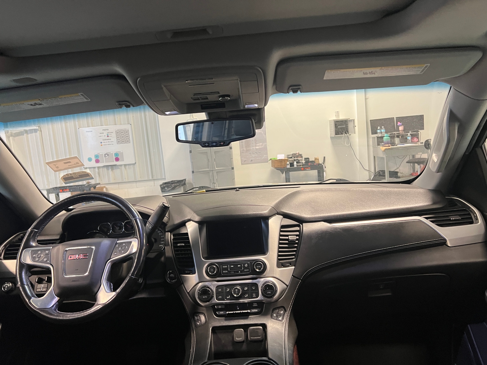 Thumbnail: 2018 GMC Yukon XL - 2