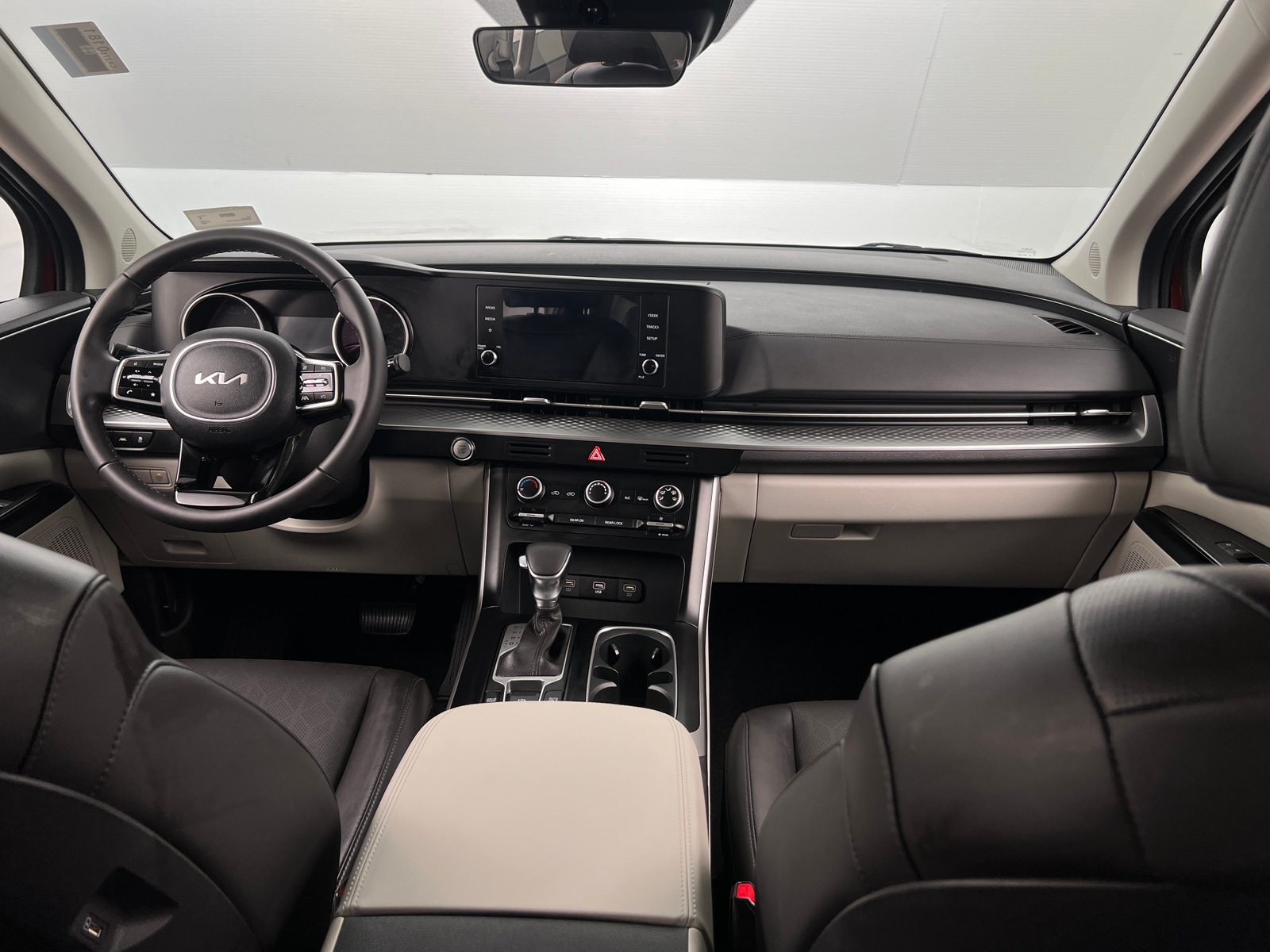 Thumbnail: 2024 Kia Carnival - 3