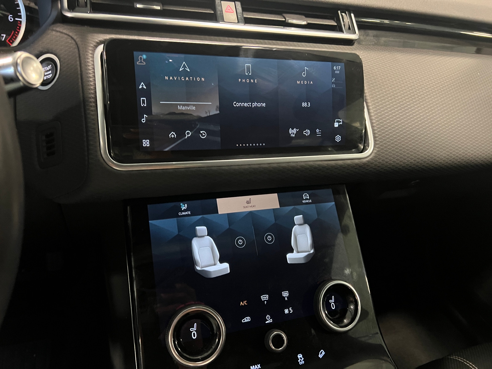 Thumbnail: 2021 Land Rover Range Rover Velar - 3