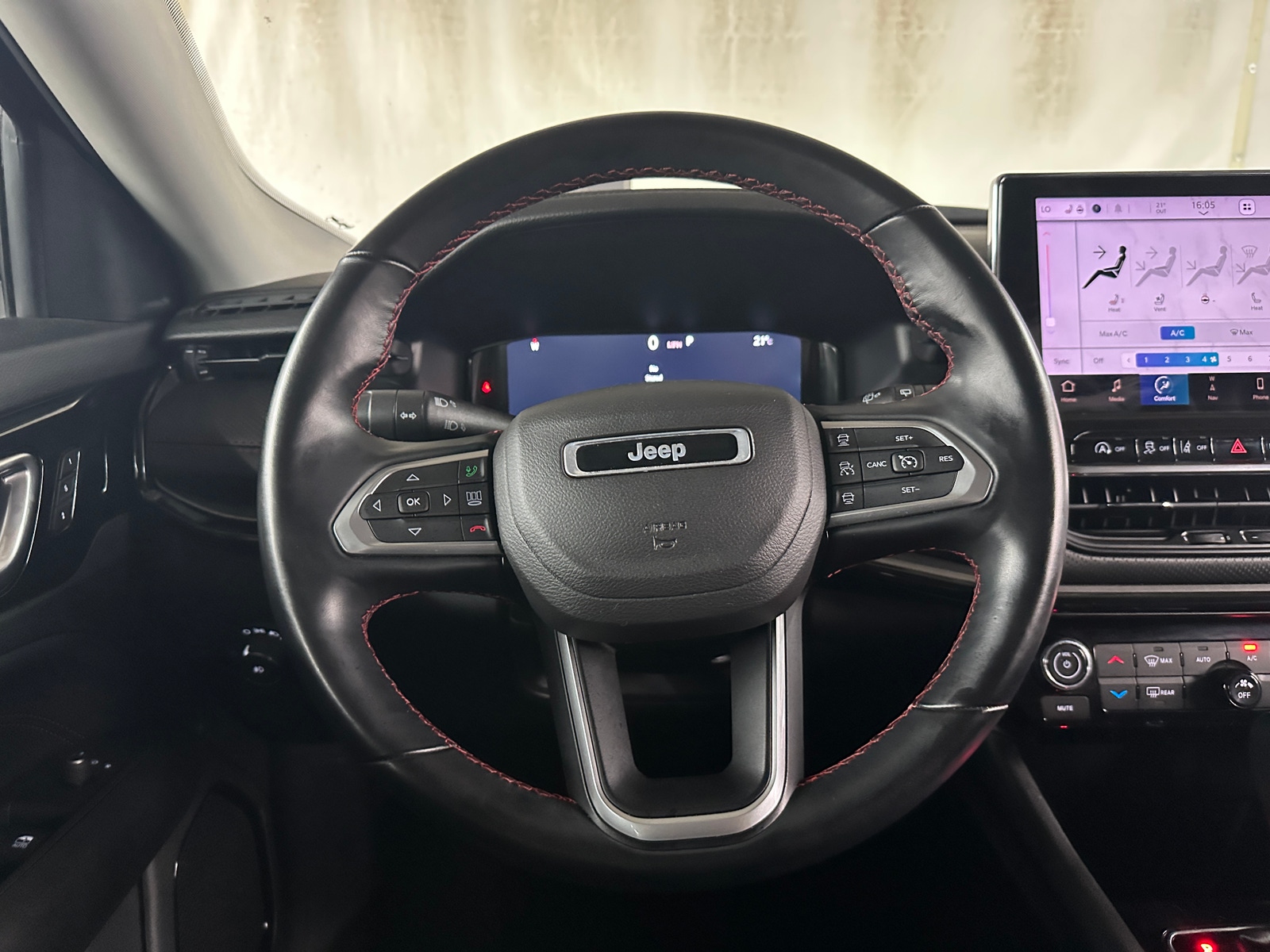 Thumbnail: 2022 Jeep Compass - 4