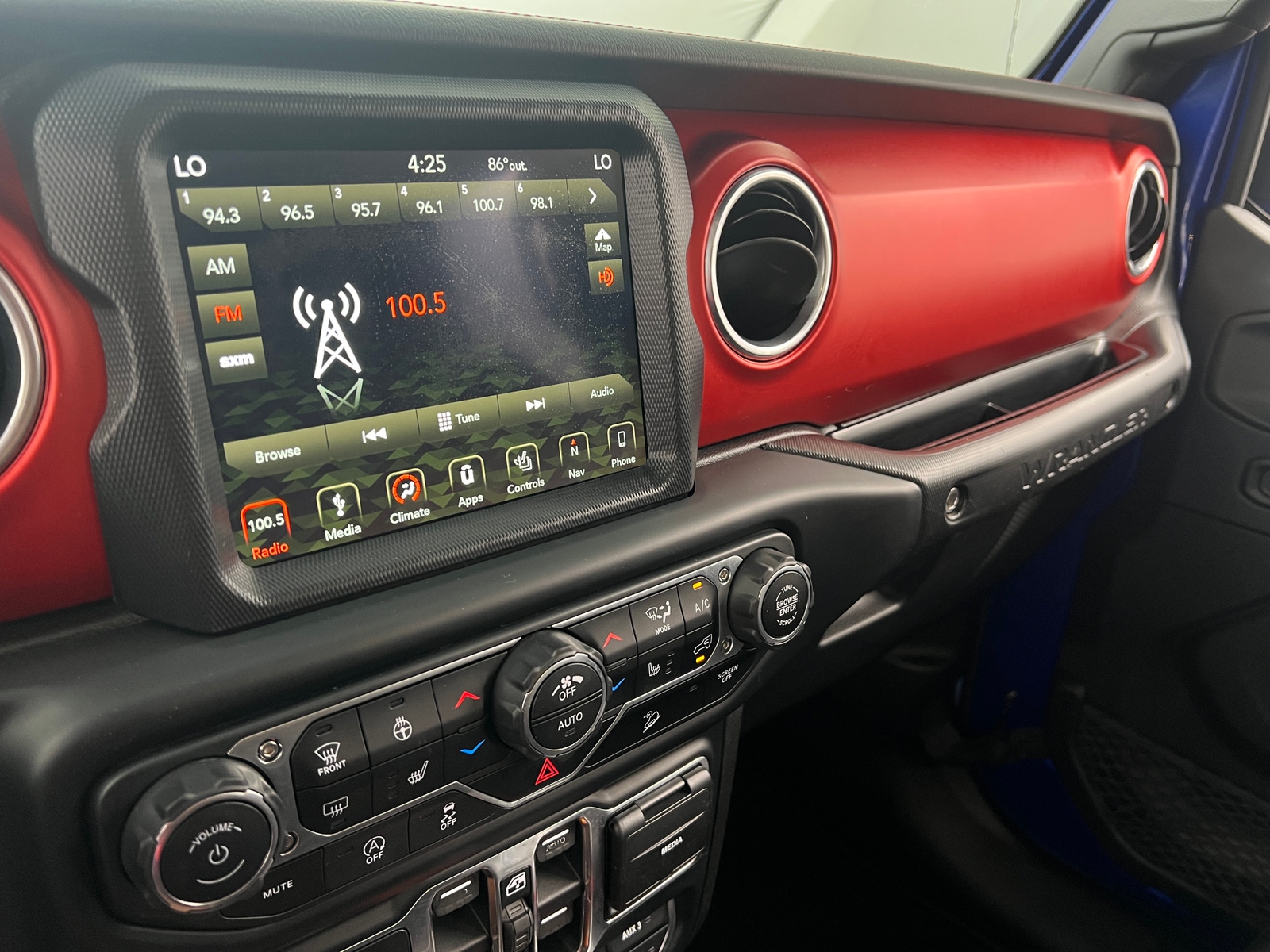 Thumbnail: 2019 Jeep Wrangler - 3