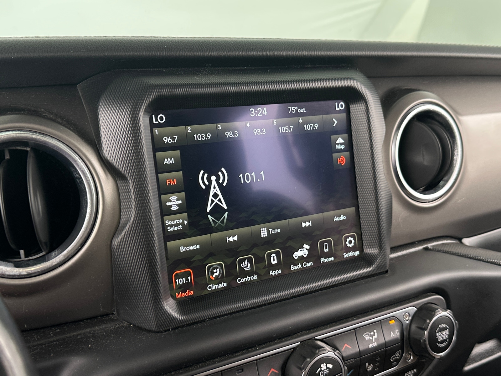 Thumbnail: 2021 Jeep Wrangler - 3