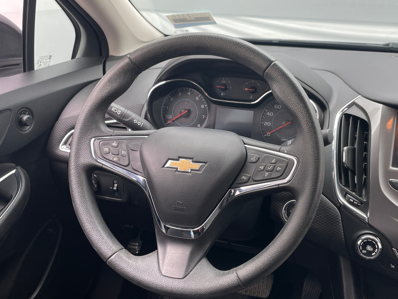 Thumbnail: 2017 Chevrolet Cruze - 5