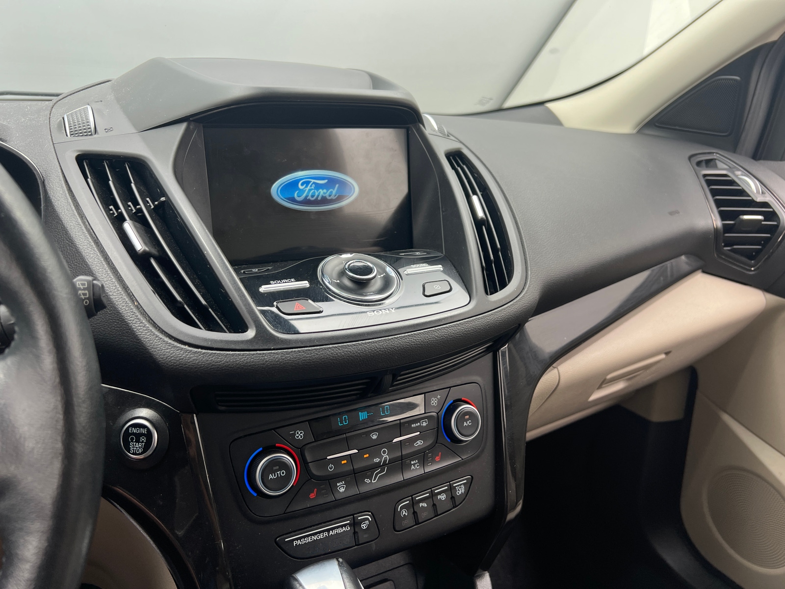 Thumbnail: 2019 Ford Escape - 3