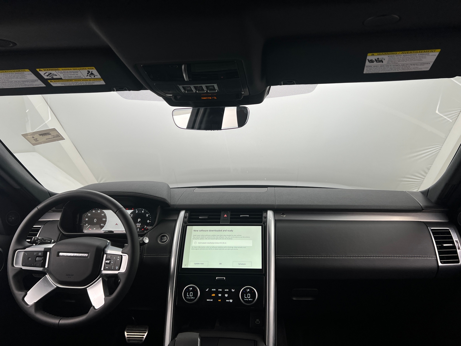Thumbnail: 2024 Land Rover Discovery - 2