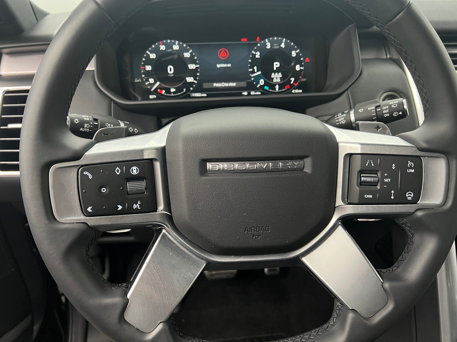 Thumbnail: 2024 Land Rover Discovery - 4