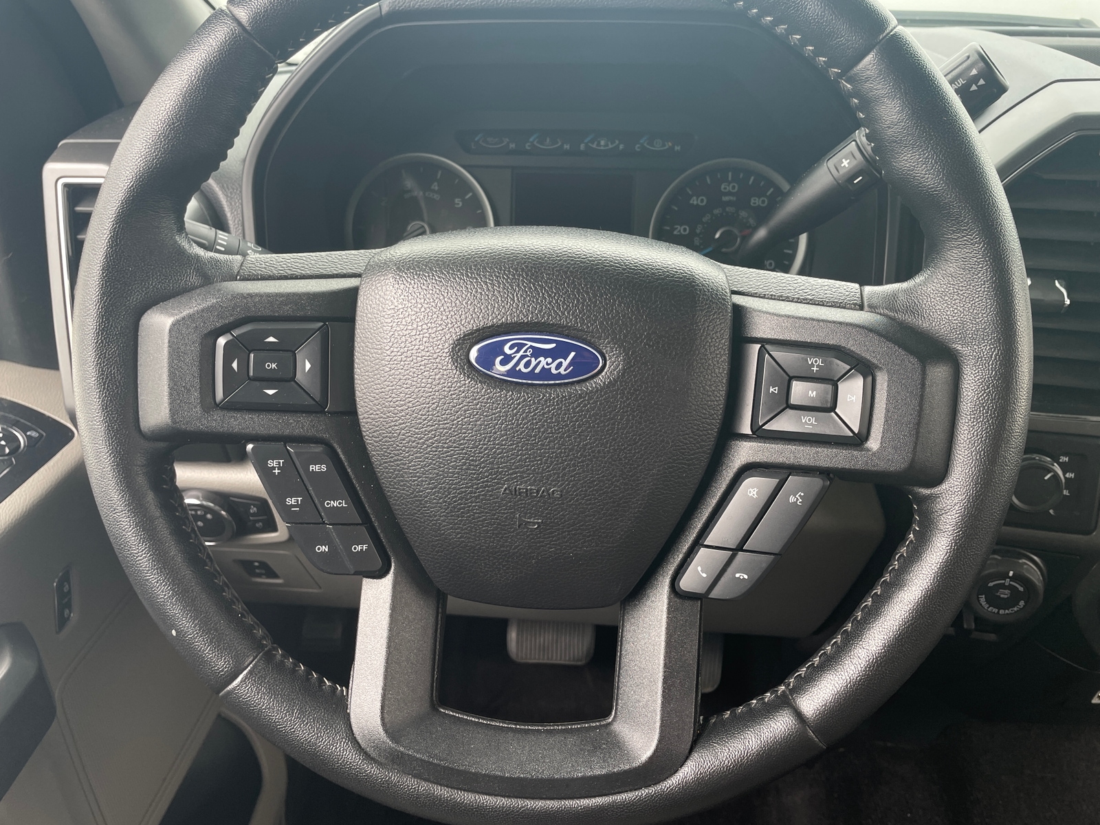Thumbnail: 2017 Ford Econoline - 5