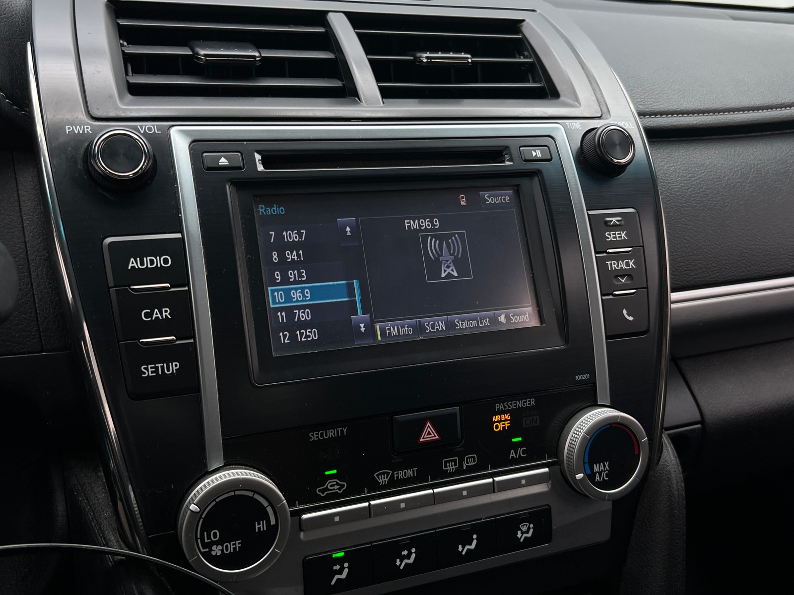 Thumbnail: 2014 Toyota Camry - 3