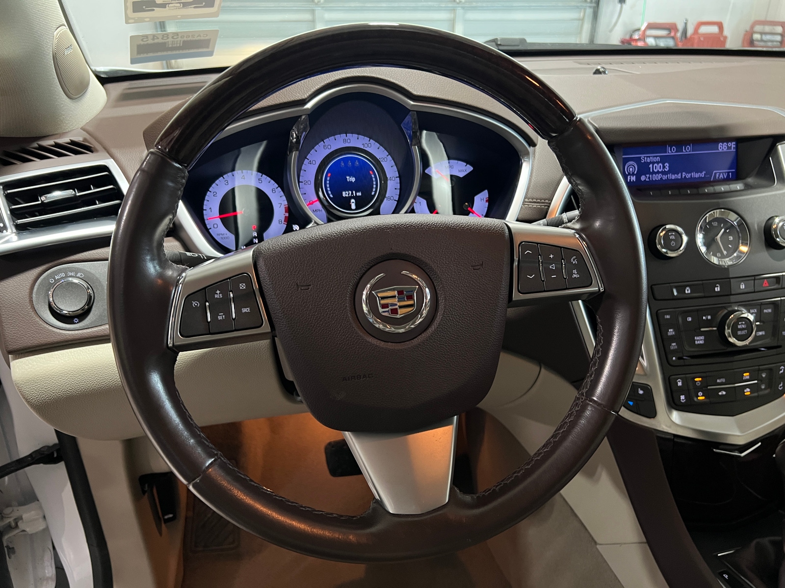 Thumbnail: 2011 Cadillac SRX - 4