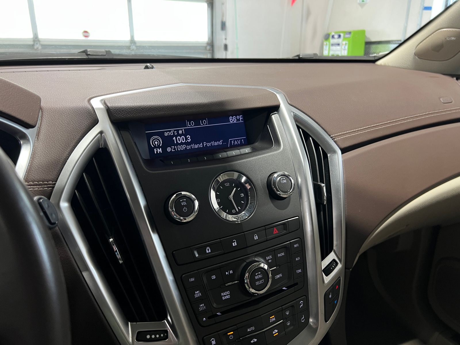 Thumbnail: 2011 Cadillac SRX - 3