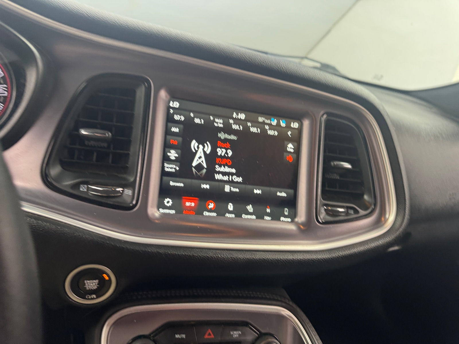 Thumbnail: 2019 Dodge Challenger - 2