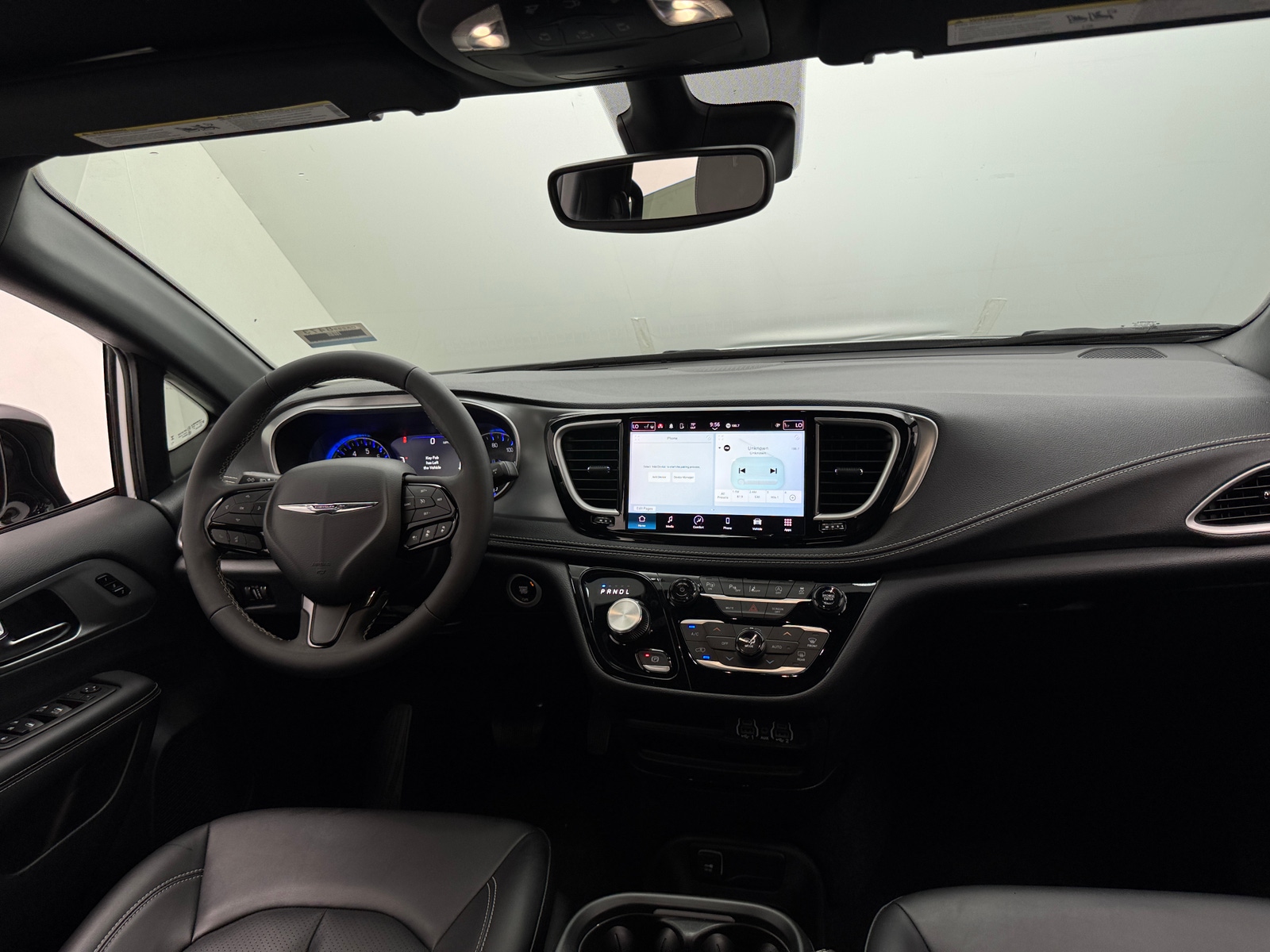 Thumbnail: 2024 Chrysler Pacifica - 3