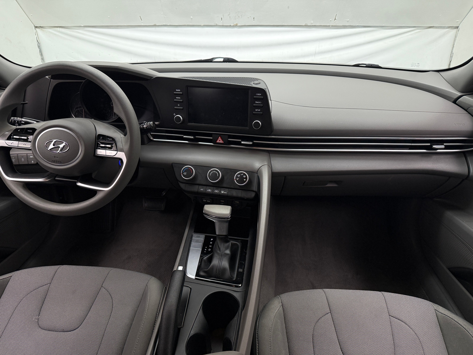 Thumbnail: 2023 Hyundai Elantra - 3