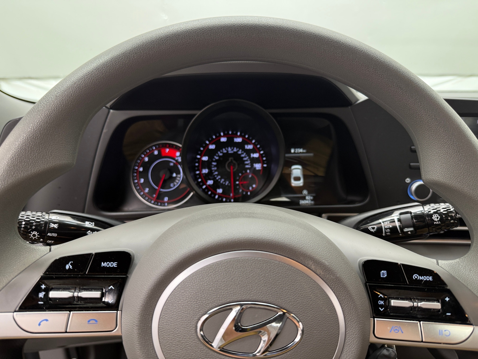 Thumbnail: 2023 Hyundai Elantra - 5