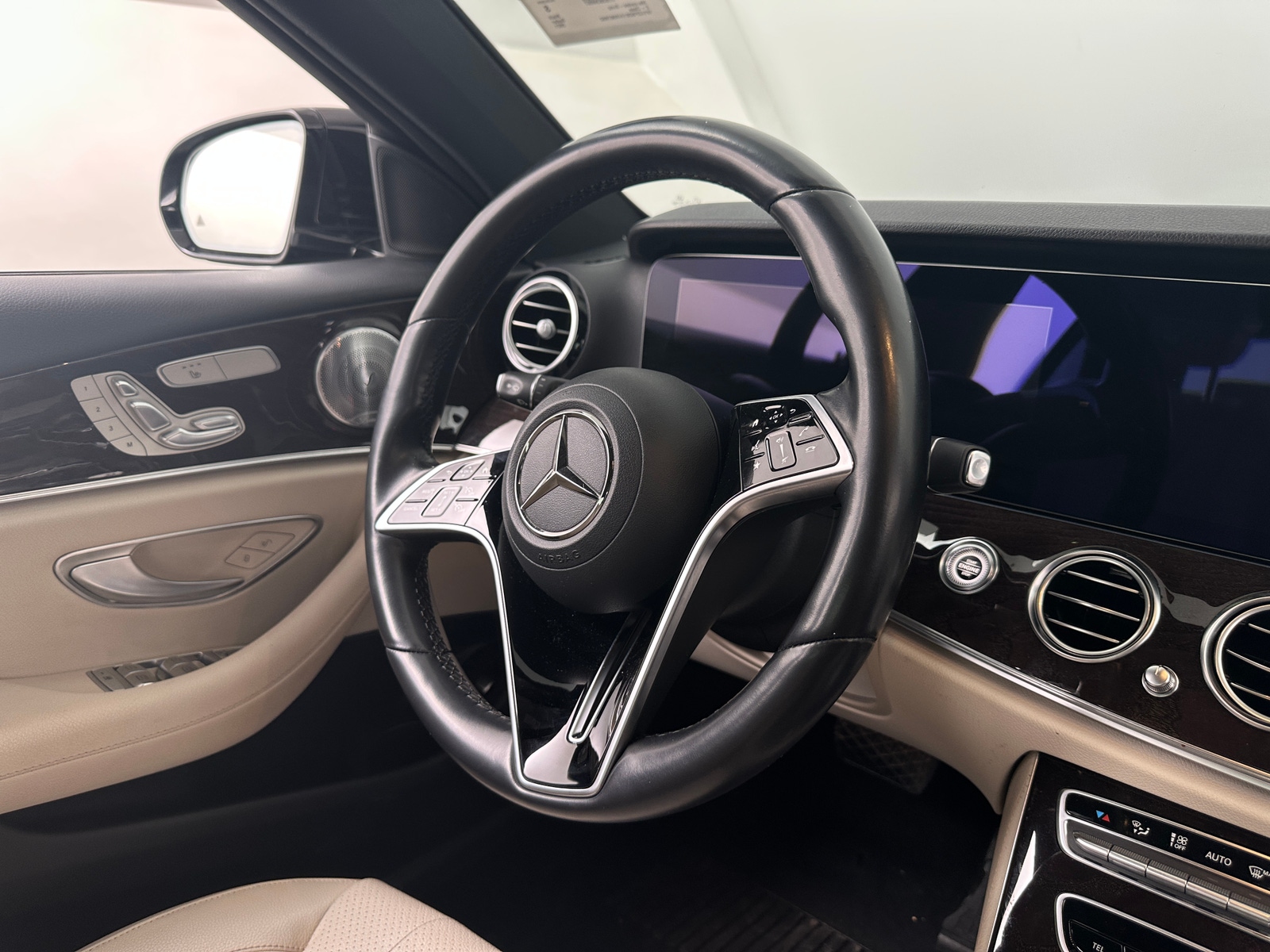 Thumbnail: 2021 Mercedes-Benz E-Class - 4