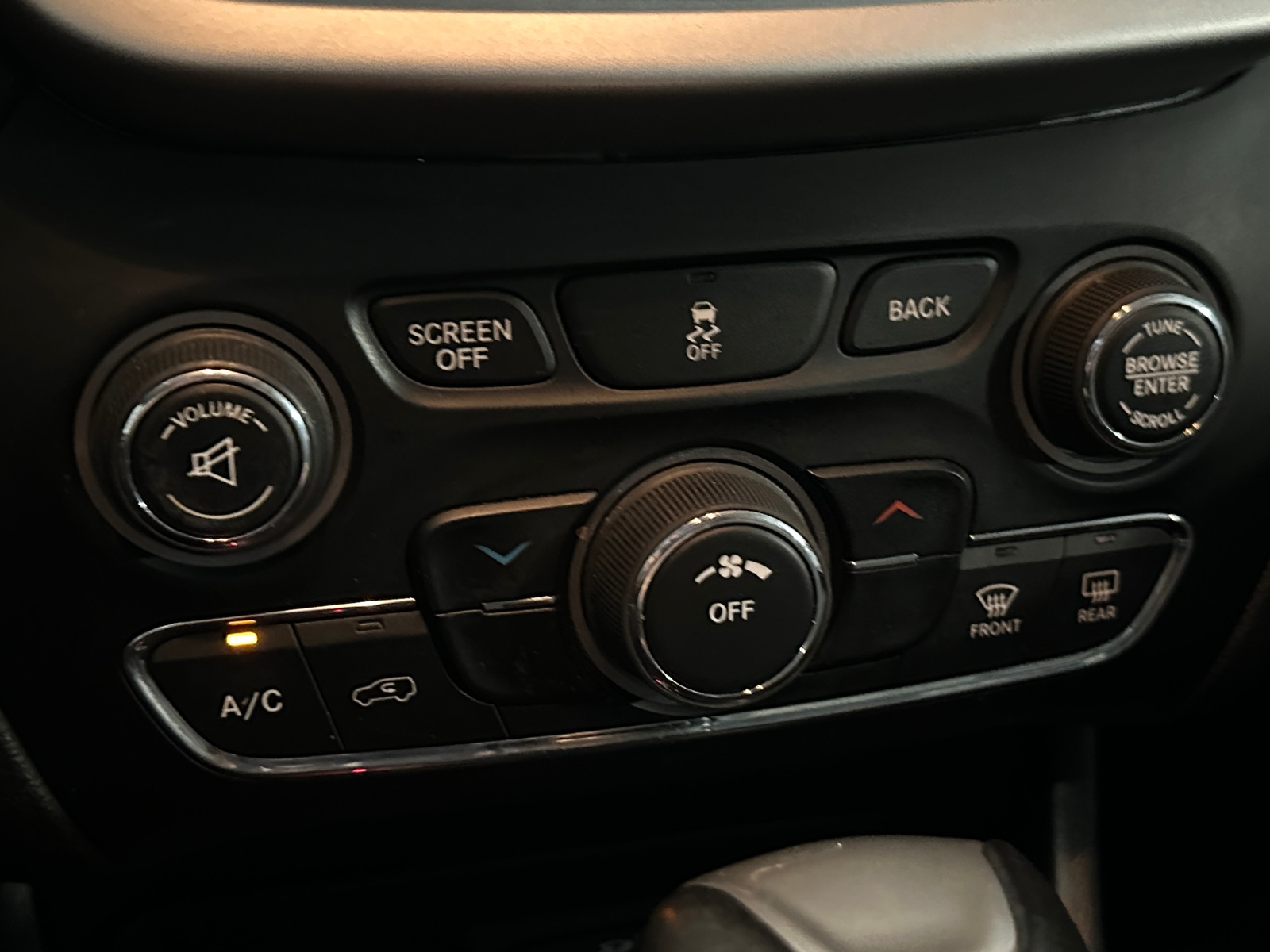 Thumbnail: 2018 Jeep Cherokee - 4