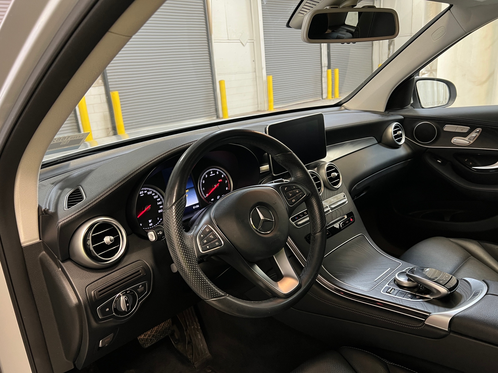 Thumbnail: 2016 Mercedes-Benz GLC - 2