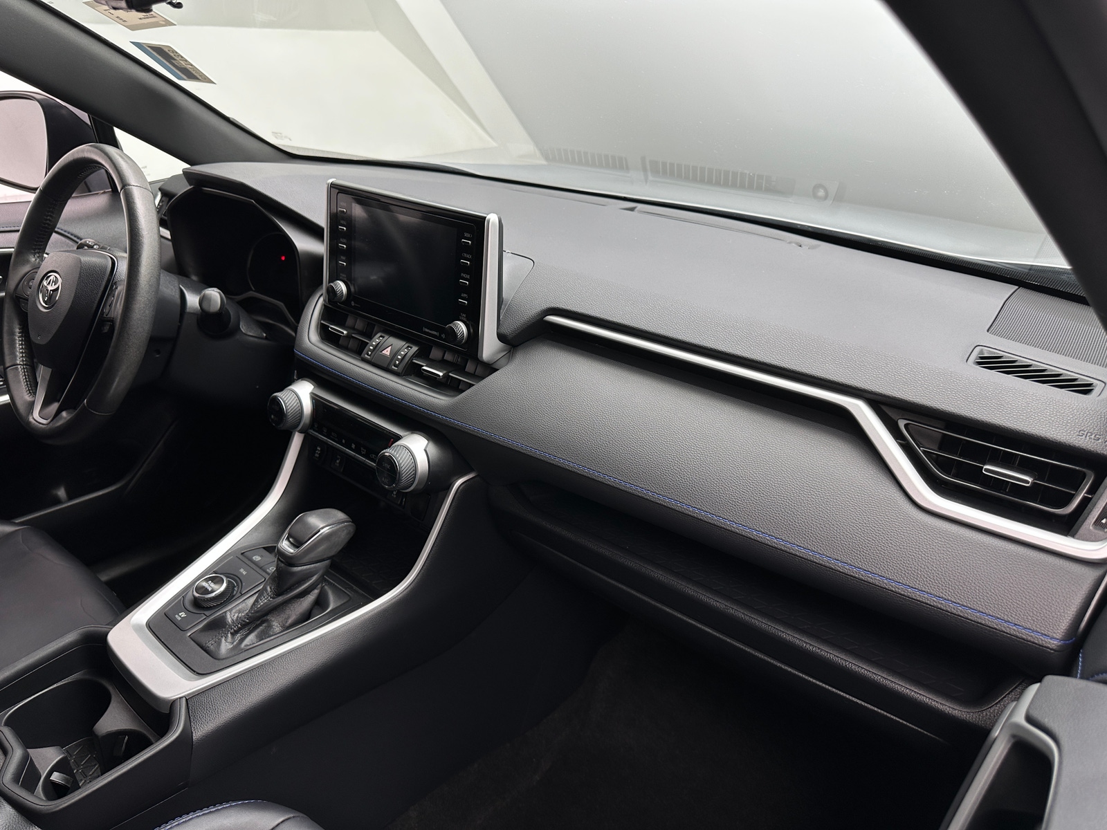 Thumbnail: 2019 Toyota RAV4 - 3