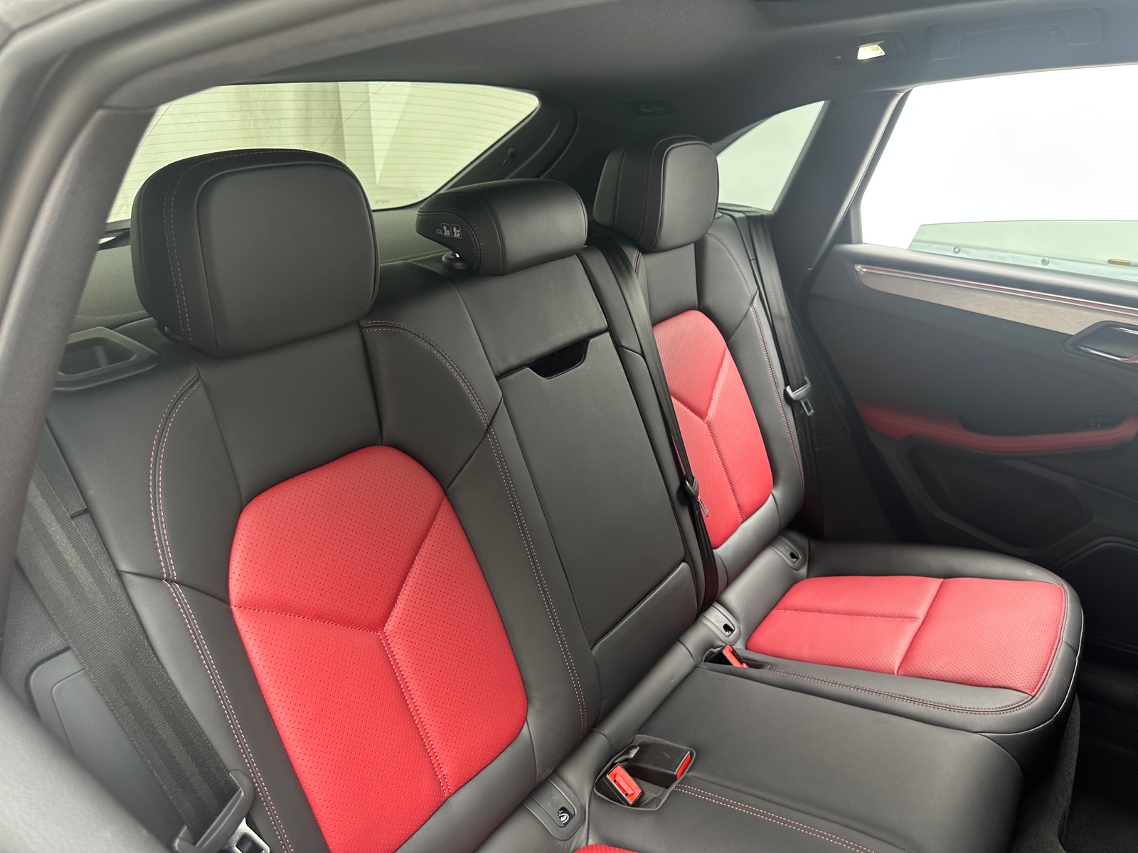 Thumbnail: 2022 Porsche Macan - 5