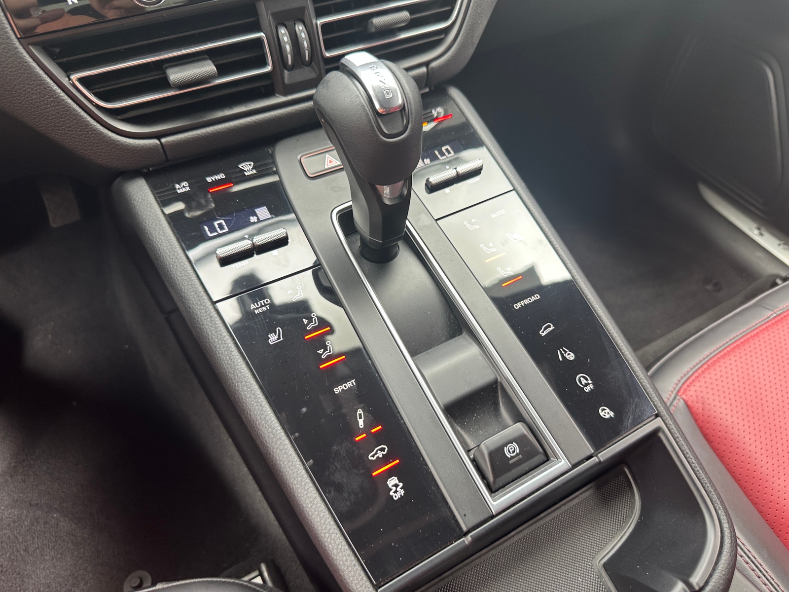Thumbnail: 2022 Porsche Macan - 3