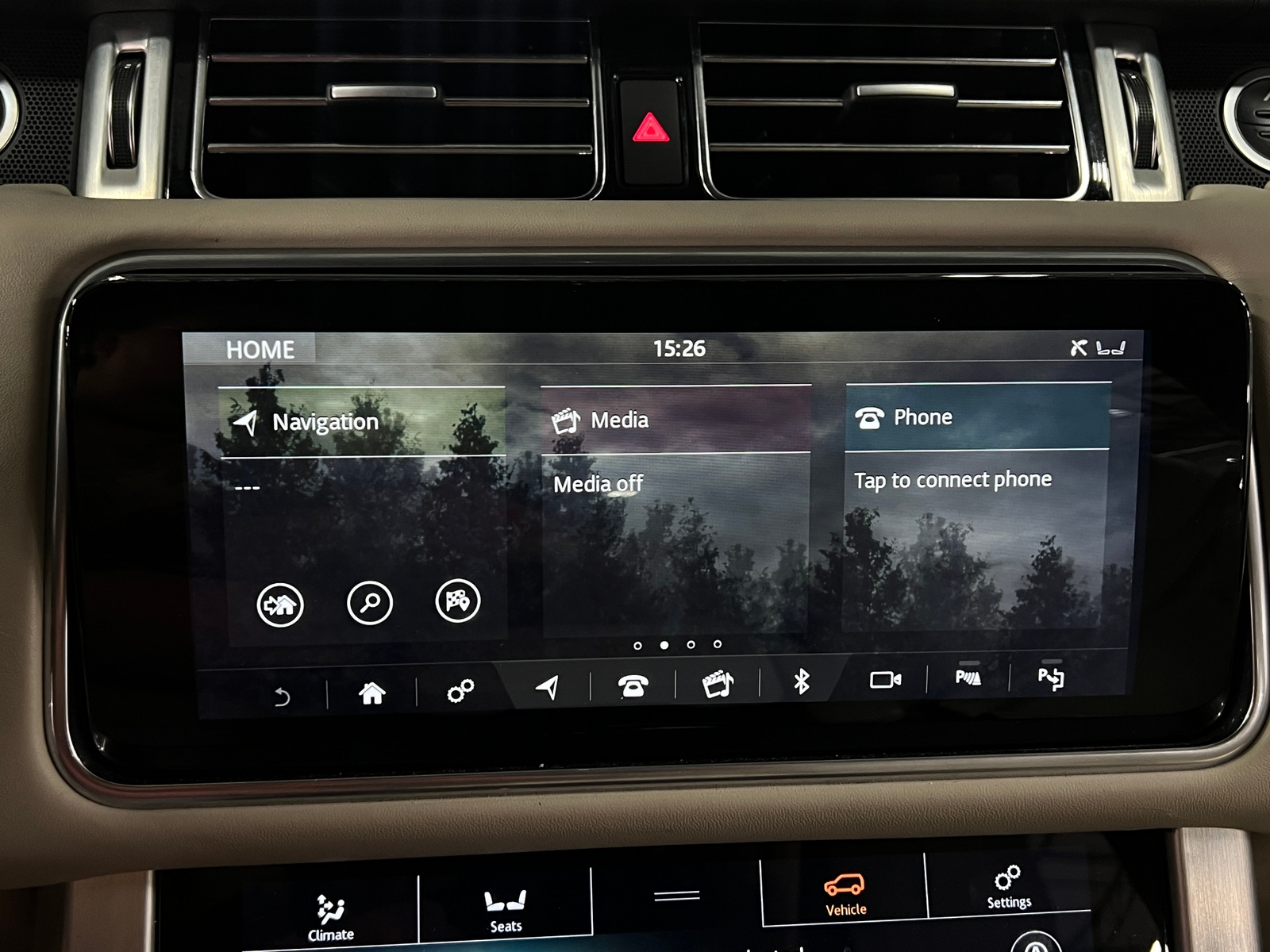 Thumbnail: 2021 Land Rover Range Rover - 3