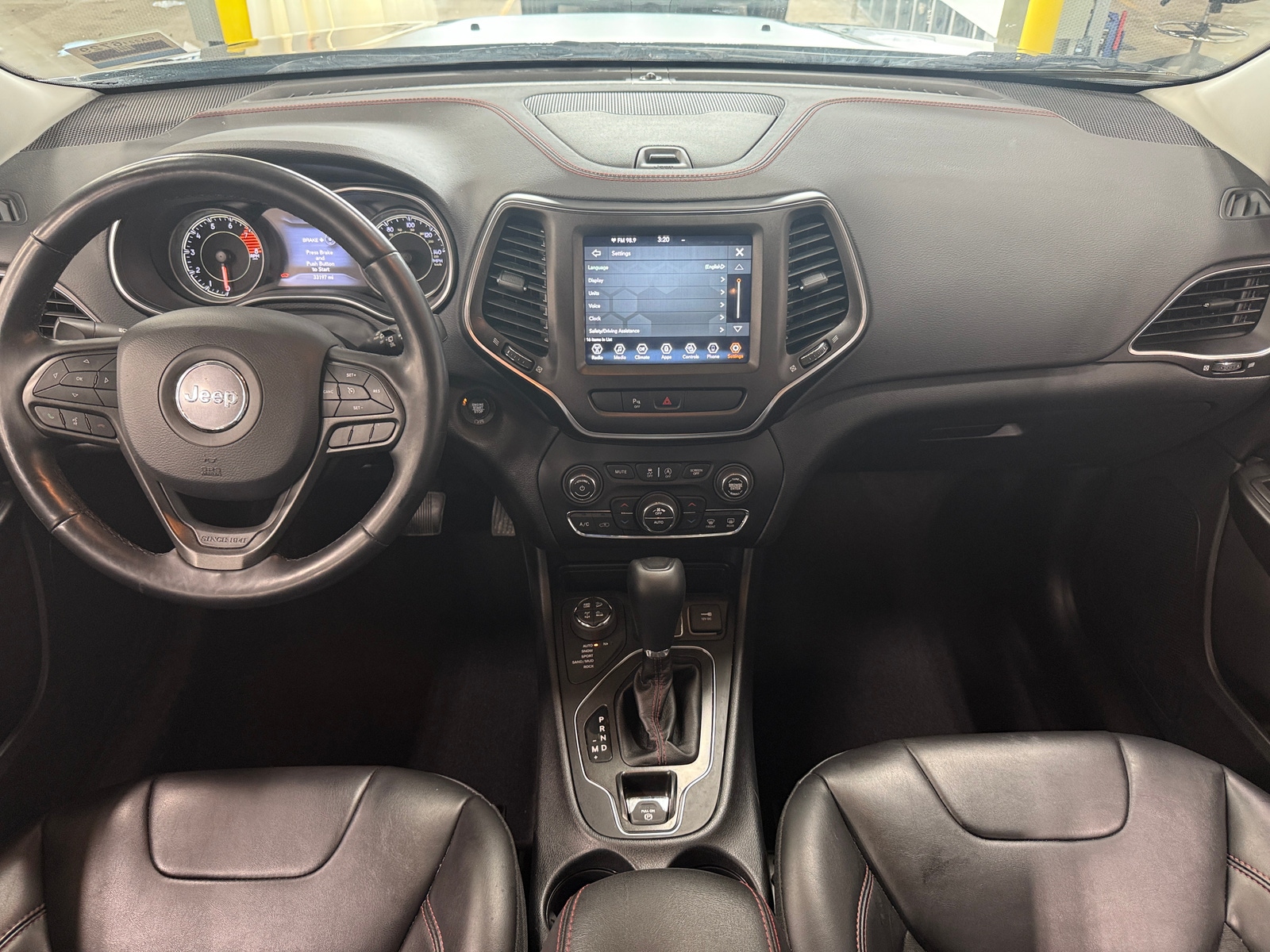 Thumbnail: 2020 Jeep Cherokee - 3
