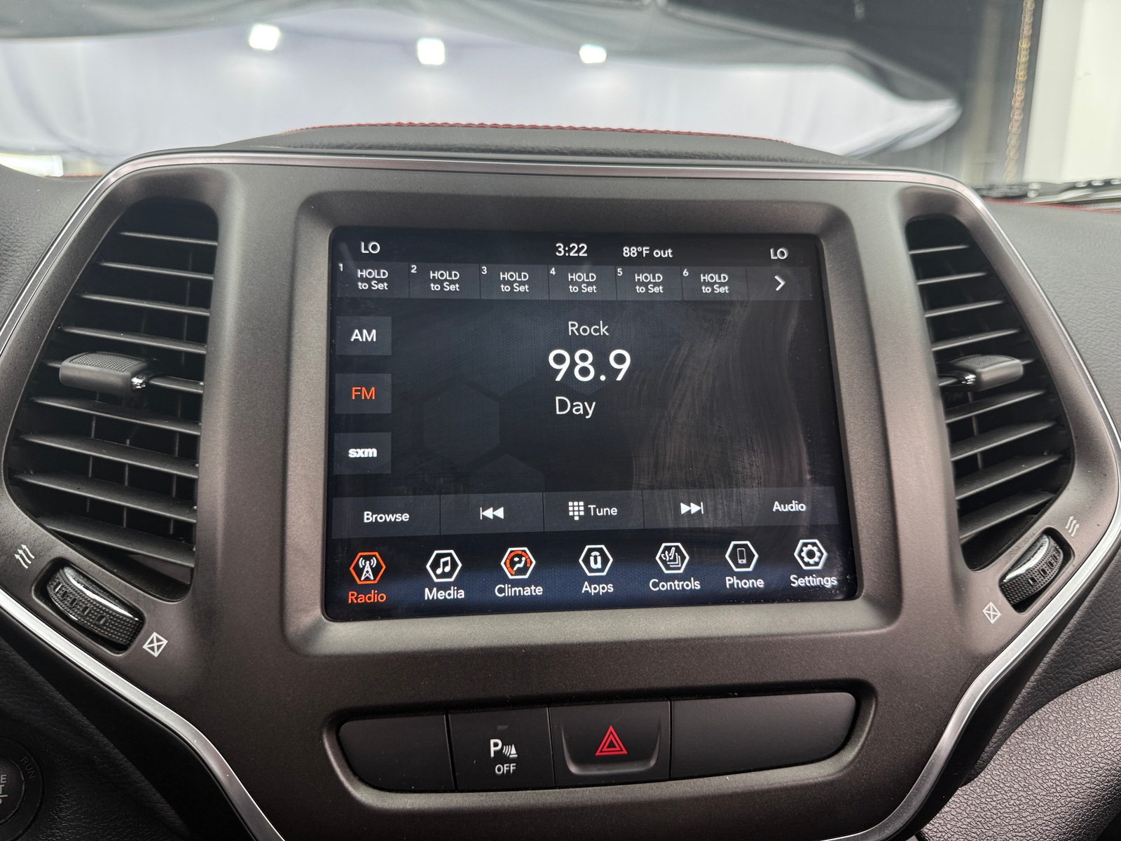Thumbnail: 2020 Jeep Cherokee - 4