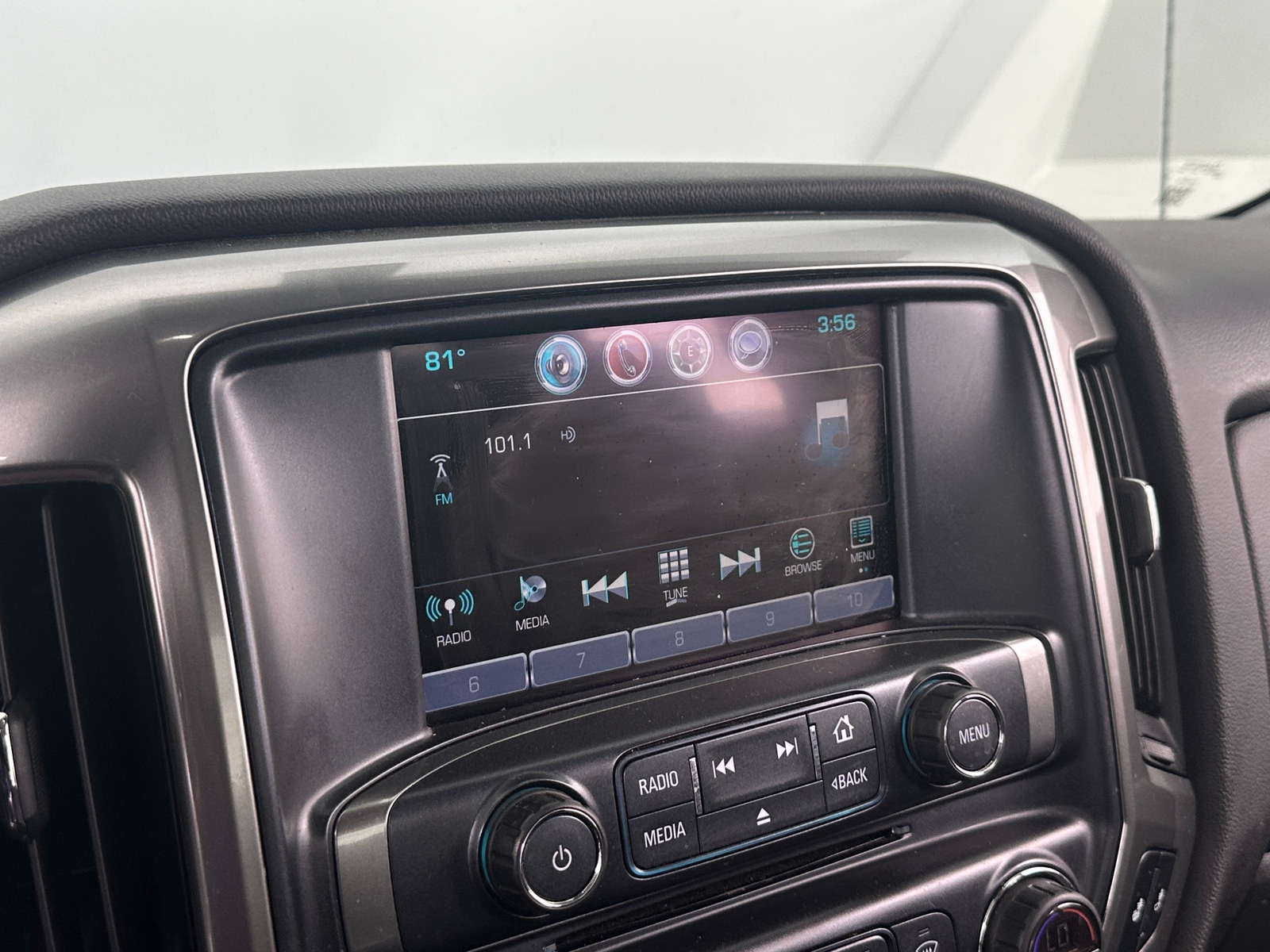 Thumbnail: 2018 Chevrolet Silverado 1500 - 4