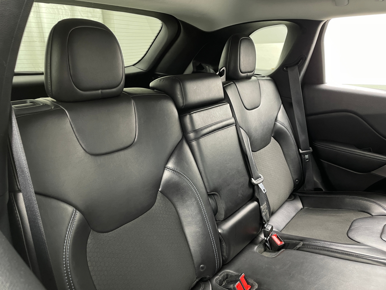 Thumbnail: 2019 Jeep Cherokee - 6