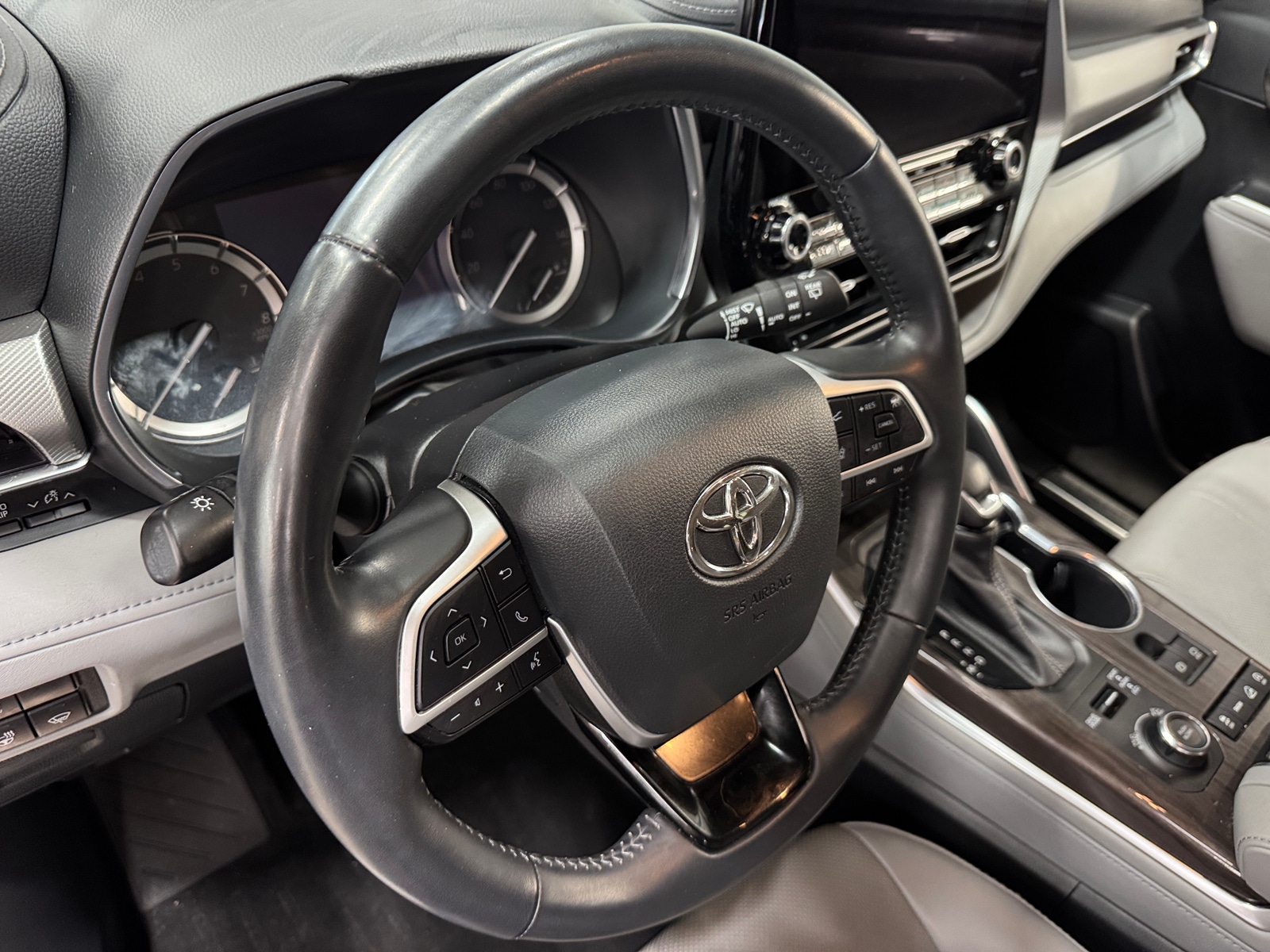 Thumbnail: 2022 Toyota Highlander - 2