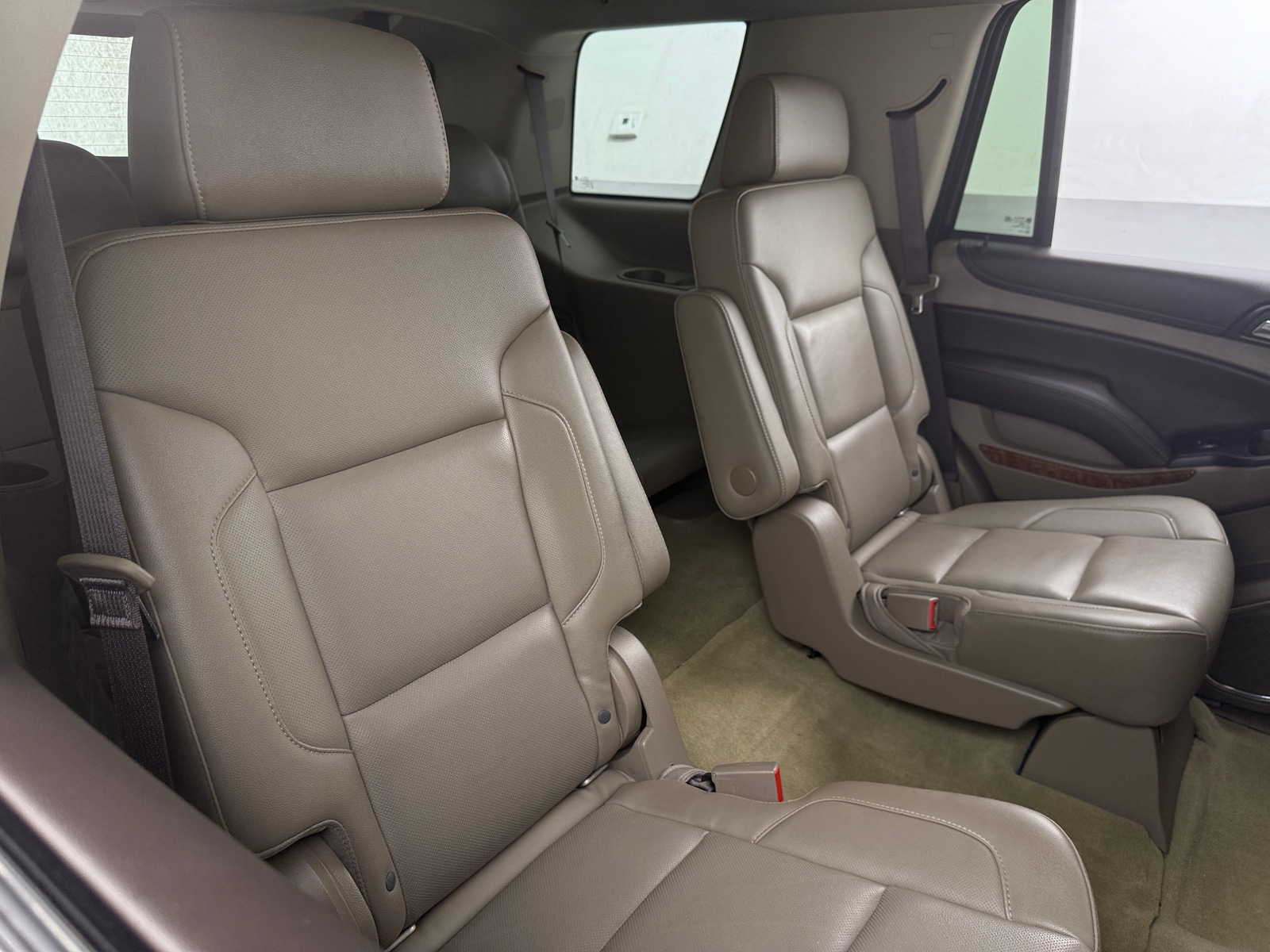 Thumbnail: 2017 Chevrolet Tahoe - 5