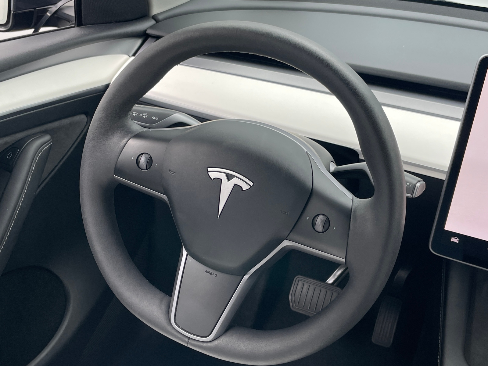 Thumbnail: 2023 Tesla Model Y - 4