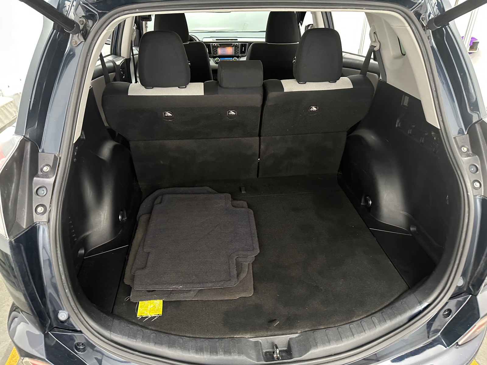 Thumbnail: 2018 Toyota RAV4 - 7