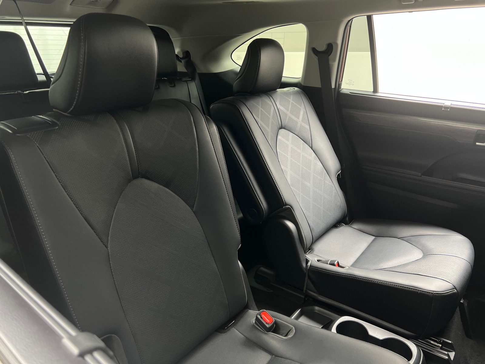 Thumbnail: 2021 Toyota Highlander - 5