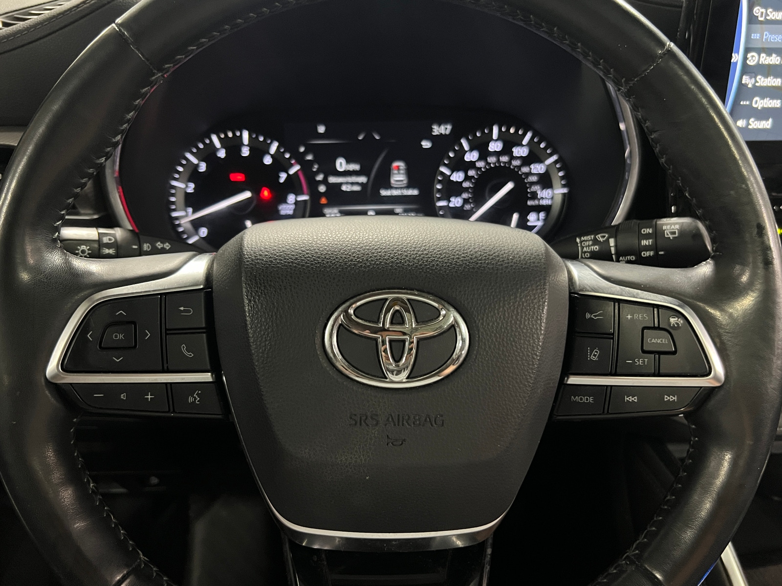Thumbnail: 2021 Toyota Highlander - 4