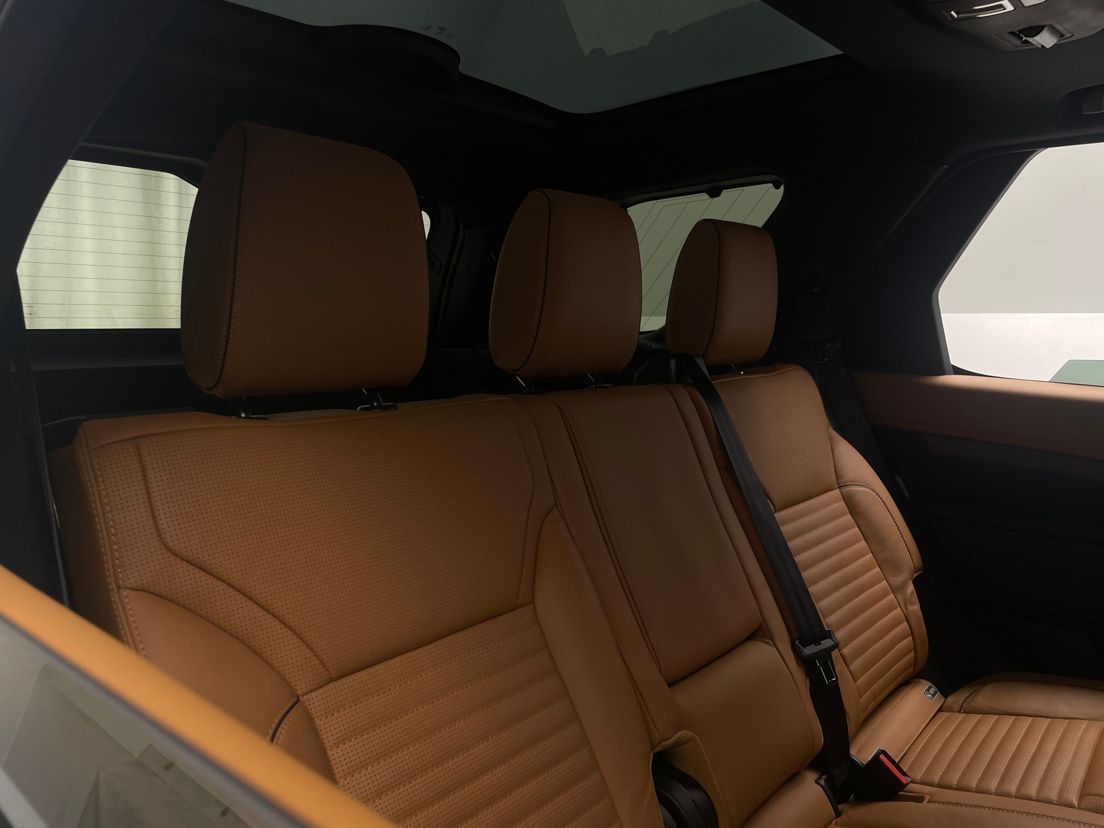 Thumbnail: 2018 Land Rover Discovery - 5