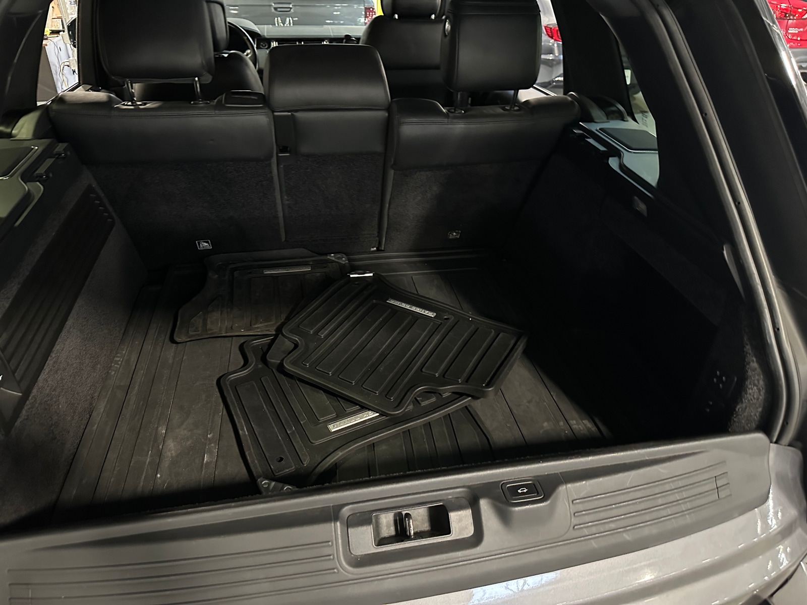 Thumbnail: 2018 Land Rover Range Rover - 6