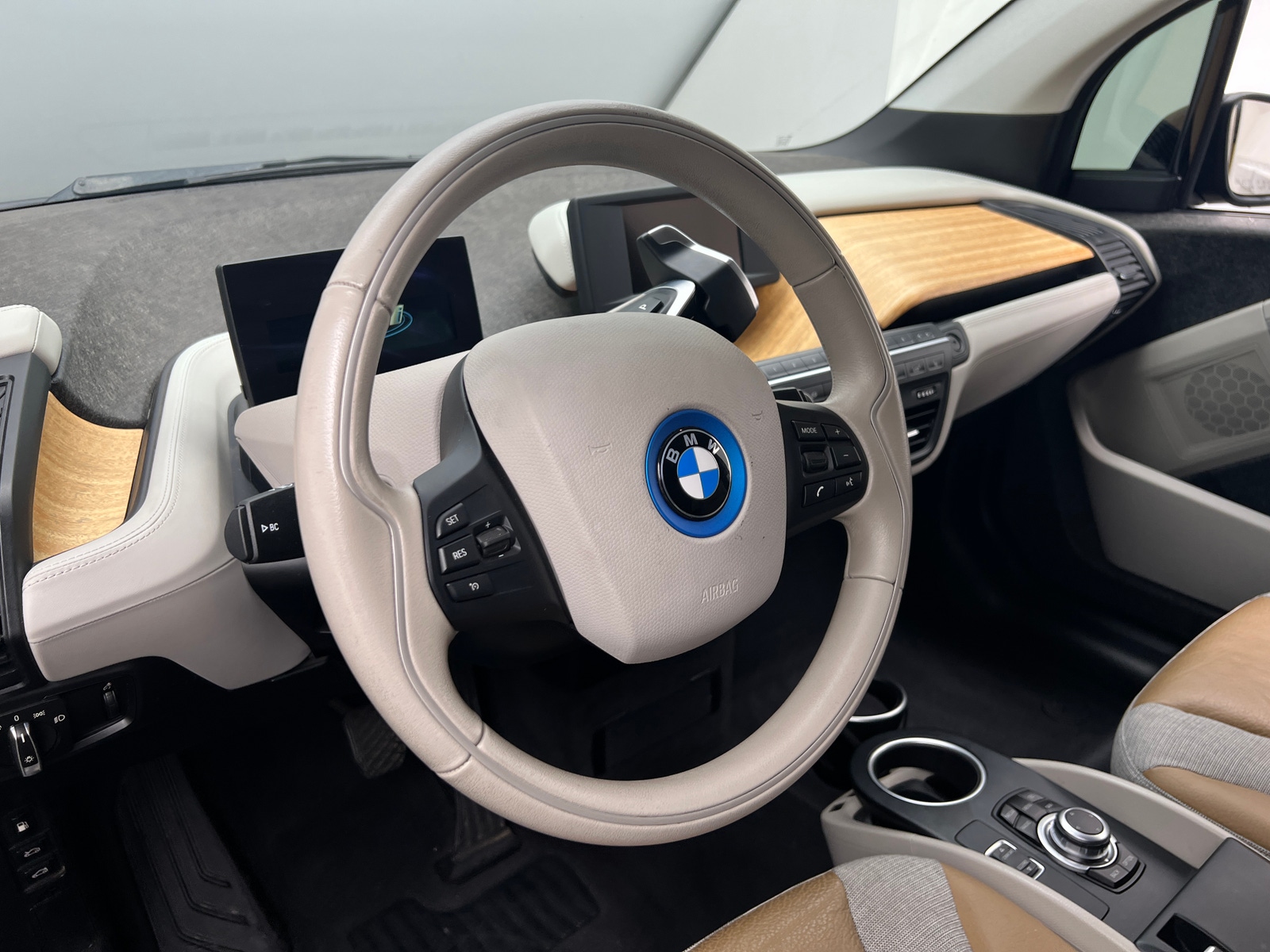Thumbnail: 2016 BMW i3 - 5